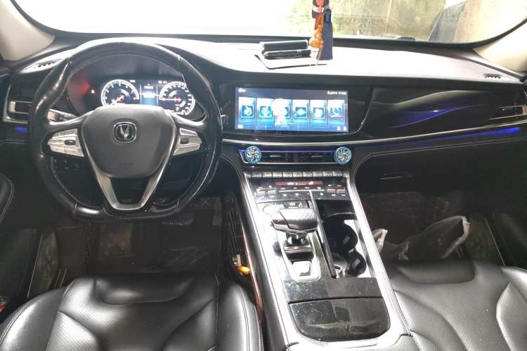 Used CHANGAN CS85 COUPE 2019 2.0T Automatic Smart Version China VI Standard Center Console