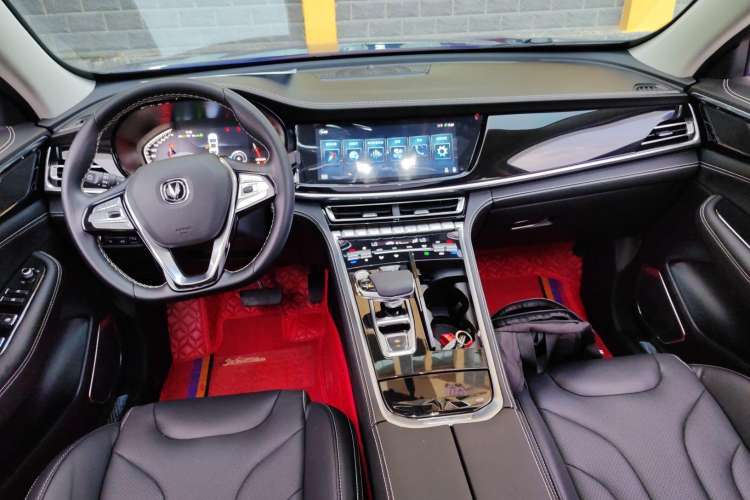 Used CHANGAN CS85 COUPE 2019 1.5T DCT Luxury Version China VI Standard Center Console