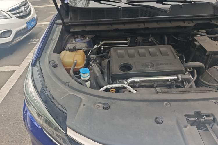 Used CHANGAN CS85 COUPE 2019 2.0T Automatic Luxury Edition China VI Standard Engine Bay Right