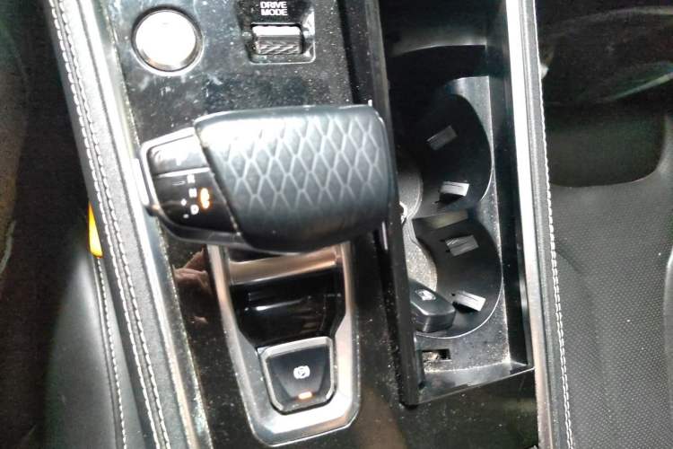 Used CHANGAN CS85 COUPE 2019 2.0T Automatic Smart Version China VI Standard Gear Lever
