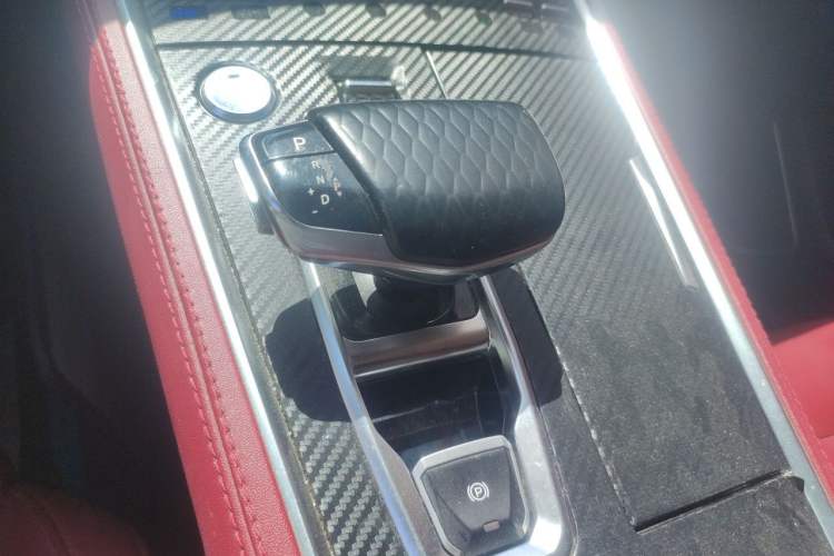 Used CHANGAN CS85 COUPE 2019 1.5T DCT Dynamic Version China VI Standard Gear Lever