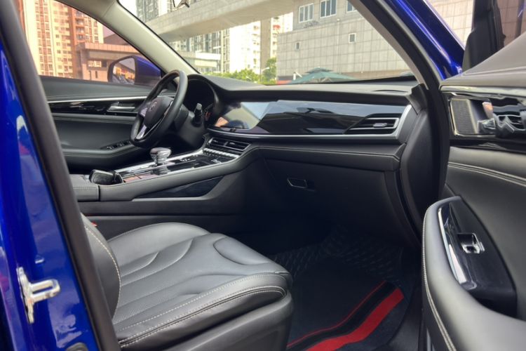 Used CHANGAN CS85 COUPE 2019 1.5T DCT Luxury Version China VI Standard Interior 4