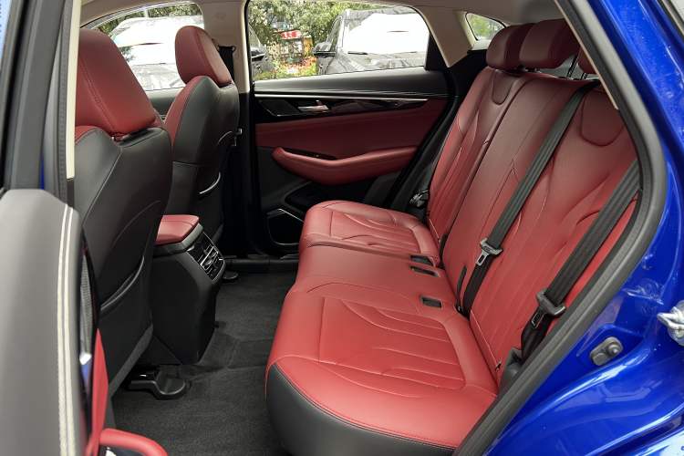 Used CHANGAN CS85 COUPE 2019 2.0T Automatic Luxury Edition China VI Standard Interior 8