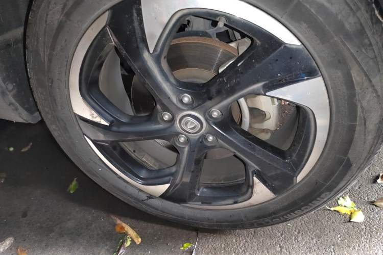 Used CHANGAN CS85 COUPE 2019 2.0T Automatic Smart Version China VI Standard Right Front Wheel Hub