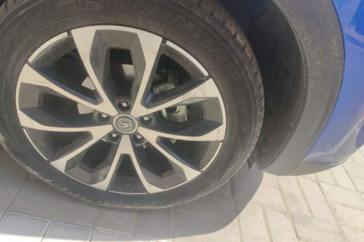 Used CHANGAN CS85 COUPE 2019 1.5T DCT Dynamic Version China VI Standard Right Front Wheel Hub