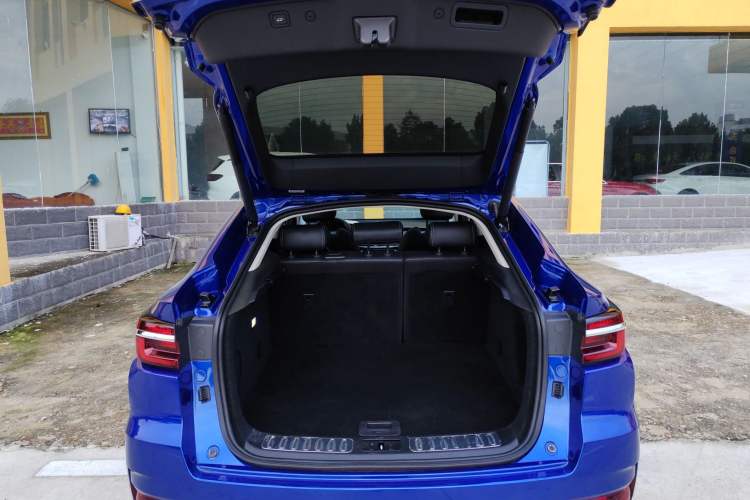 Used CHANGAN CS85 COUPE 2019 1.5T DCT Luxury Version China VI Standard Trunk