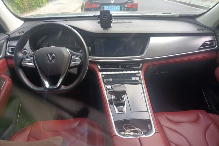 Used CHANGAN CS85 COUPE 2019 1.5T DCT Dynamic Version China VI Standard Center Console
