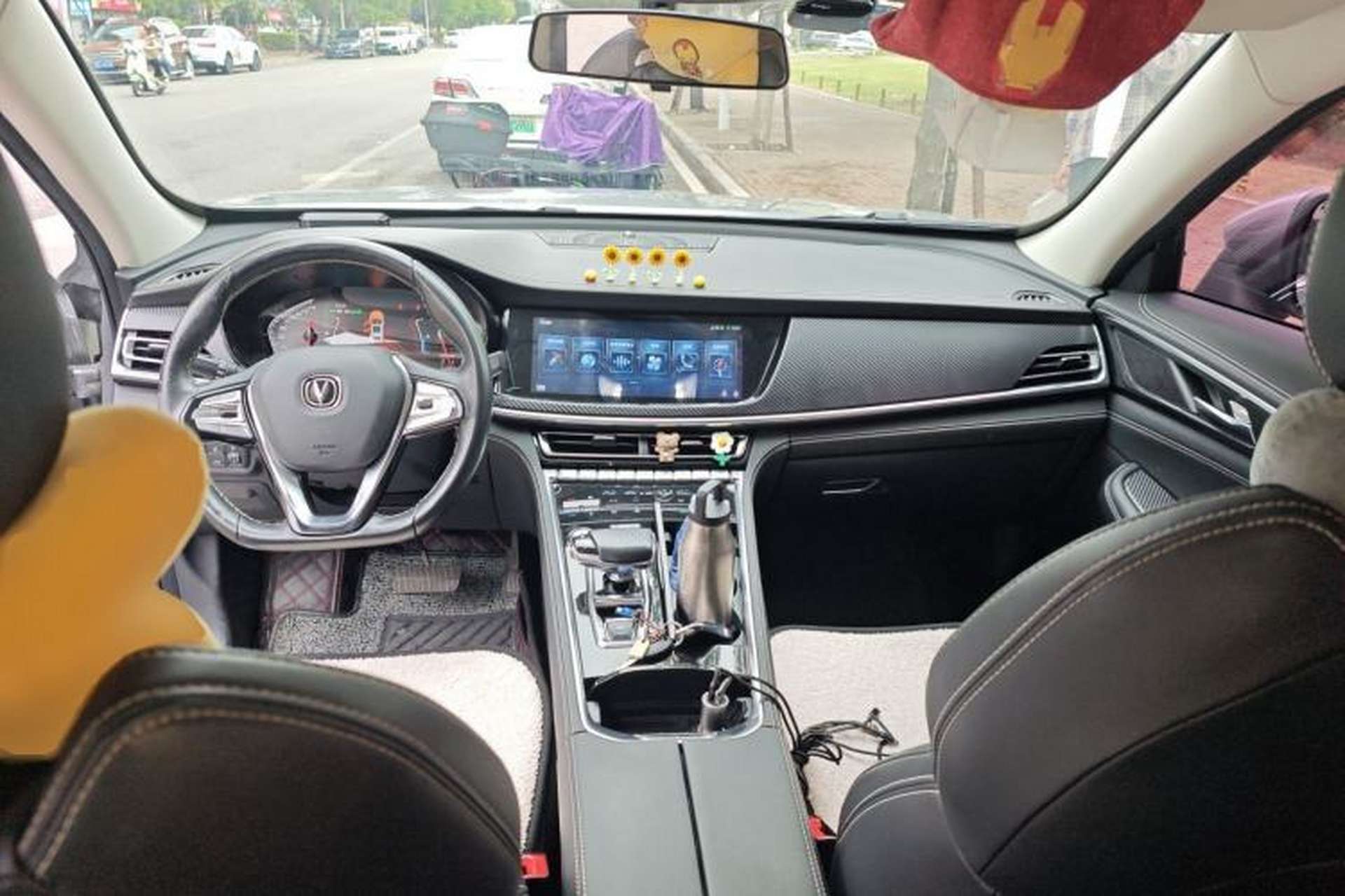 Used CHANGAN CS85 COUPE 2019 2.0T Automatic Luxury Edition China VI Standard Center Console