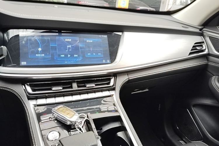 Used CHANGAN CS85 COUPE 2019 1.5T DCT Dynamic Version China VI Standard Center Console