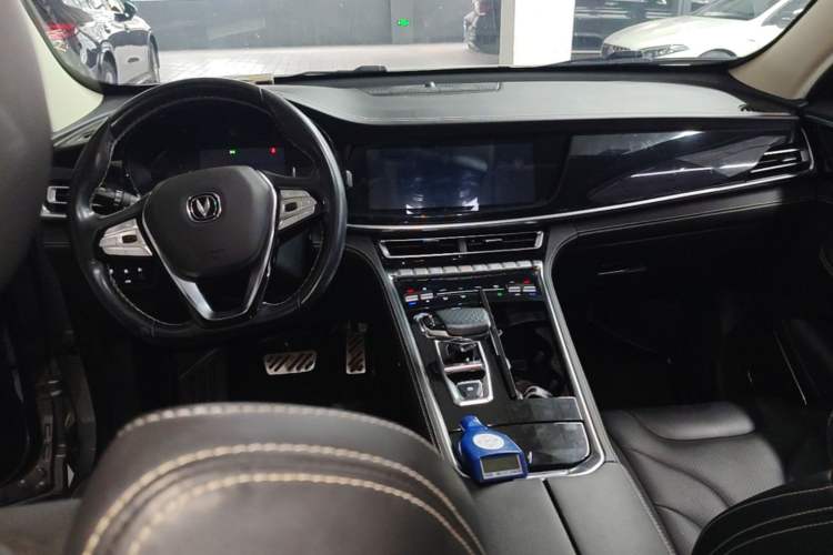 Used CHANGAN CS85 COUPE 2019 2.0T Automatic Luxury Edition China V Standard Center Console