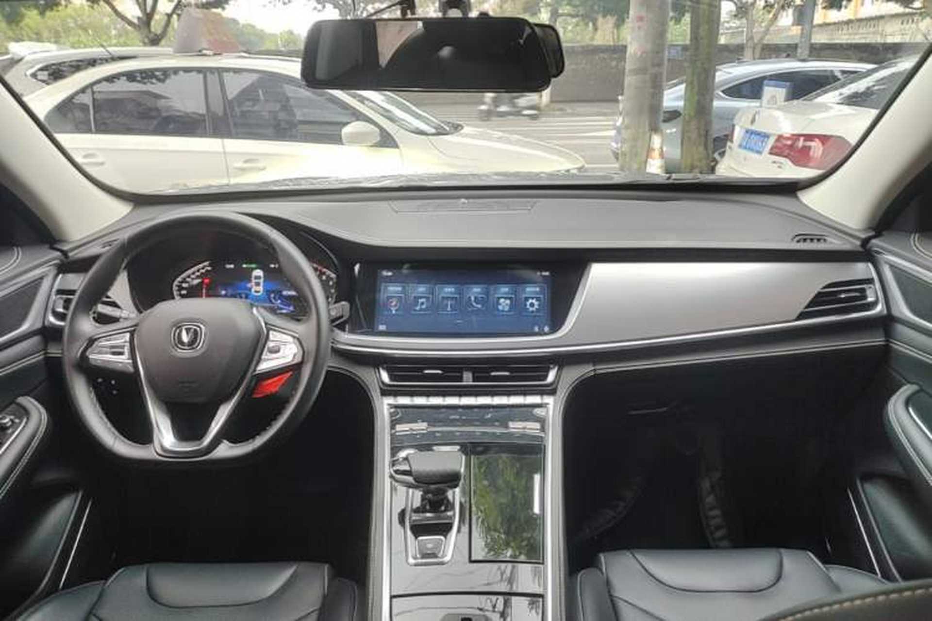Used CHANGAN CS85 COUPE 2019 1.5T DCT Dynamic Version China VI Standard Center Console