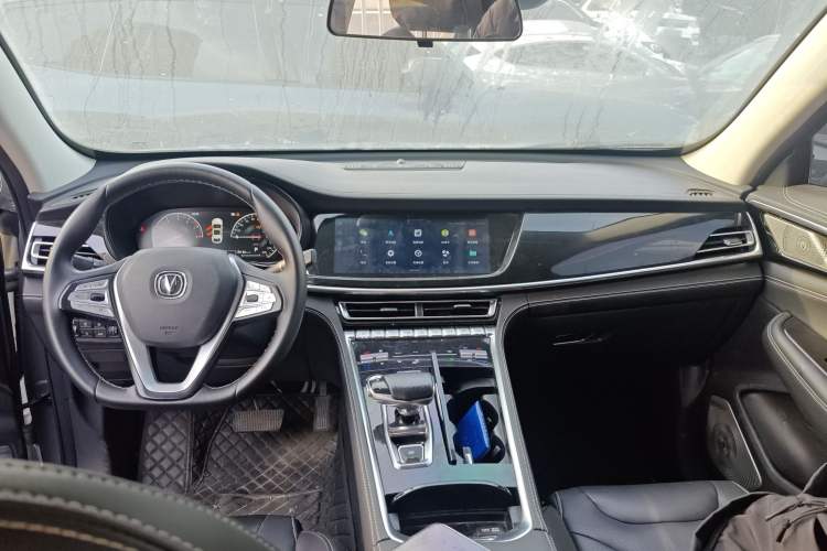 Used CHANGAN CS85 COUPE 2019 2.0T Automatic Smart Version China VI Standard Center Console