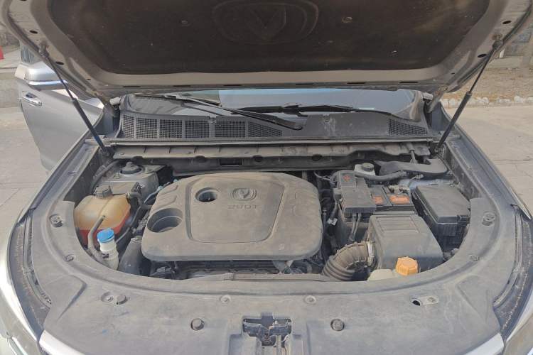 Used CHANGAN CS85 COUPE 2019 1.5T DCT Luxury Version China VI Standard Engine Bay