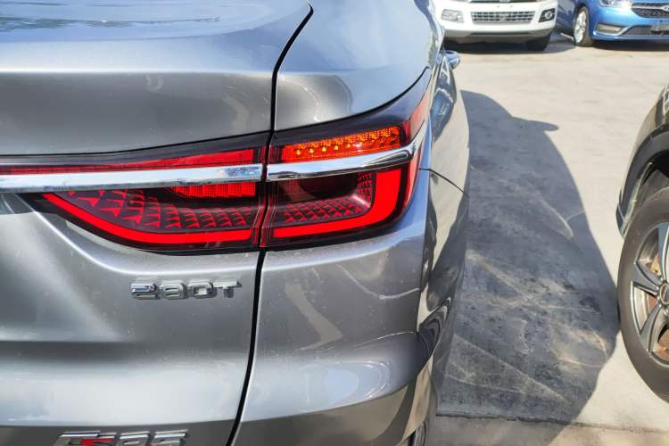 Used CHANGAN CS85 COUPE 2019 1.5T DCT Dynamic Version China VI Standard Exterior 1