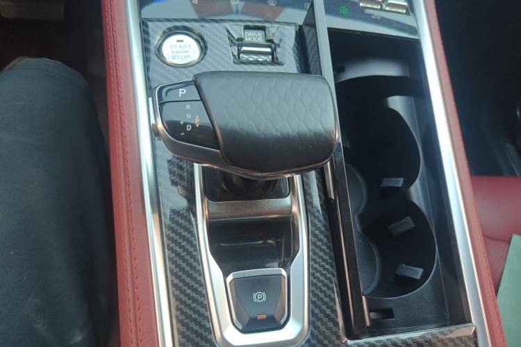 Used CHANGAN CS85 COUPE 2019 1.5T DCT Luxury Version China VI Standard Gear Lever