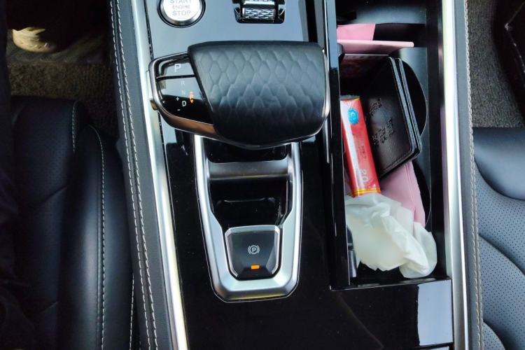 Used CHANGAN CS85 COUPE 2019 1.5T DCT Dynamic Version China VI Standard Gear Lever