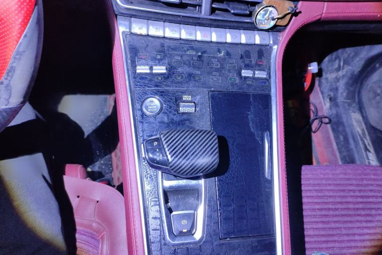 Used CHANGAN CS85 COUPE 2019 2.0T Automatic Smart Version China VI Standard Gear Lever