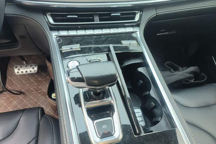 Used CHANGAN CS85 COUPE 2019 2.0T Automatic Version China V Standard Gear Lever