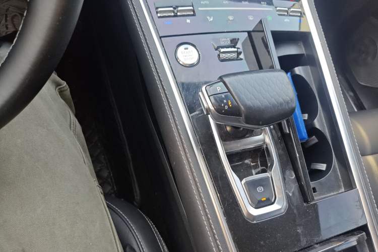 Used CHANGAN CS85 COUPE 2019 2.0T Automatic Smart Version China VI Standard Gear Lever
