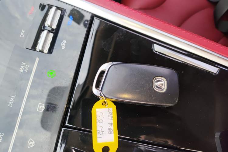 Used CHANGAN CS85 COUPE 2019 1.5T DCT Dynamic Version China VI Standard Interior 1