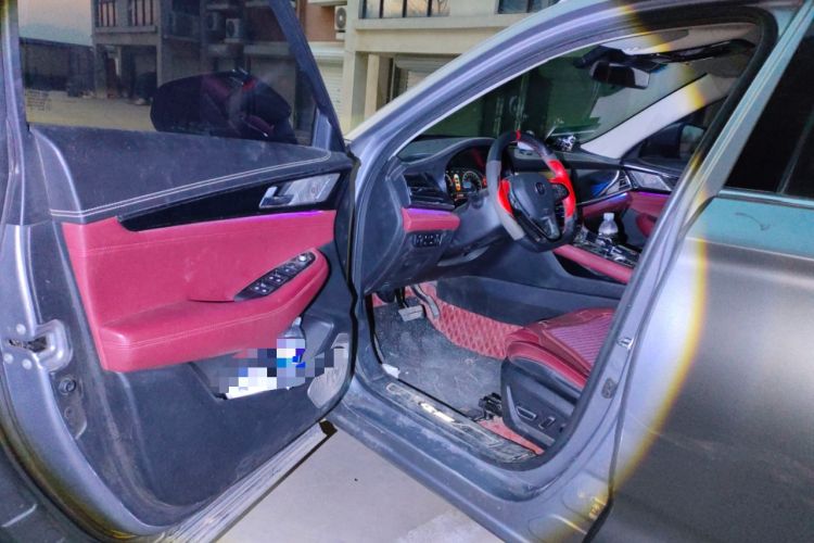 Used CHANGAN CS85 COUPE 2019 2.0T Automatic Smart Version China VI Standard Interior 3