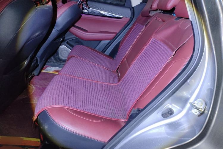 Used CHANGAN CS85 COUPE 2019 2.0T Automatic Smart Version China VI Standard Interior 4