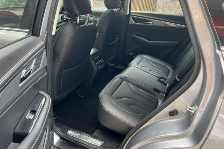 Used CHANGAN CS85 COUPE 2019 1.5T DCT Dynamic Version China VI Standard Interior 4
