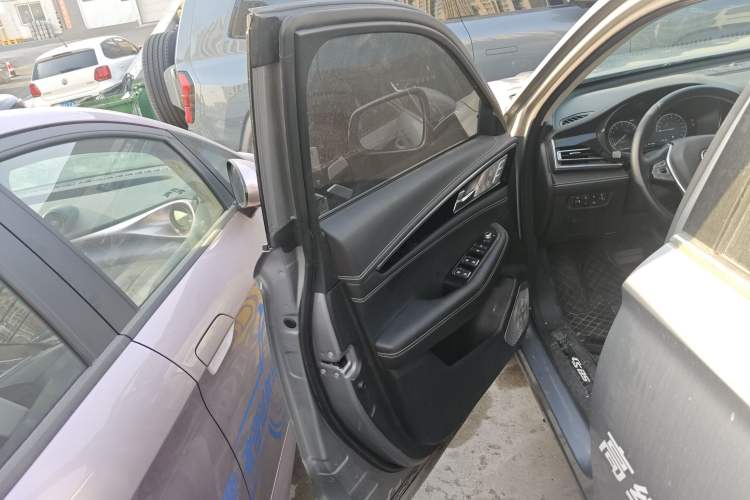 Used CHANGAN CS85 COUPE 2019 2.0T Automatic Smart Version China VI Standard Left Front Door Interior