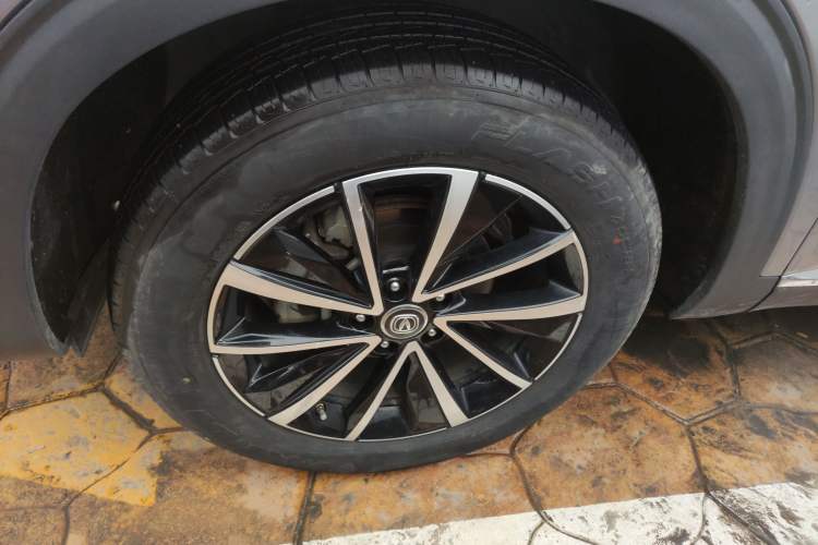 Used CHANGAN CS85 COUPE 2019 1.5T DCT Version China VI Standard Left Front Wheel Hub