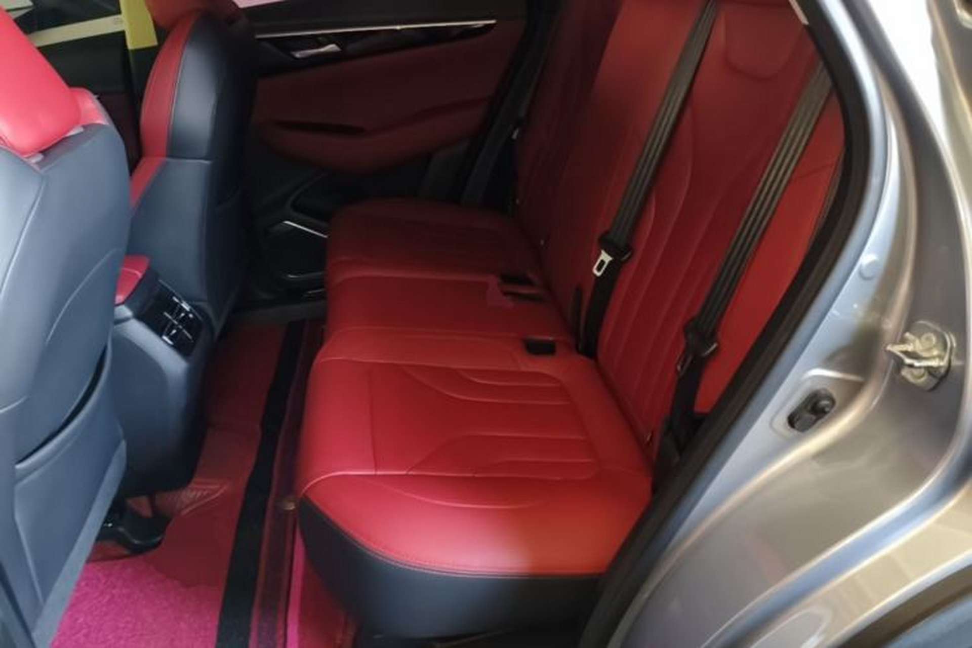 Used CHANGAN CS85 COUPE 2019 1.5T DCT Luxury Version China VI Standard Left Rear Seat