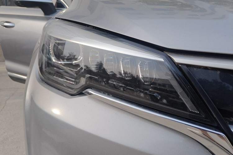 Used CHANGAN CS85 COUPE 2019 1.5T DCT Luxury Version China VI Standard Right Front Headlight