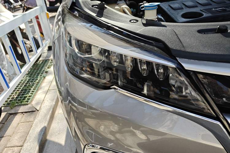 Used CHANGAN CS85 COUPE 2019 2.0T Automatic Version China V Standard Right Front Headlight