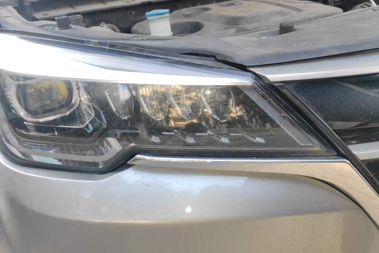 Used CHANGAN CS85 COUPE 2019 1.5T DCT Dynamic Version China VI Standard Right Front Headlight