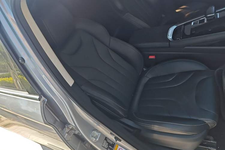Used CHANGAN CS85 COUPE 2019 1.5T DCT Version China VI Standard Right Front Seat