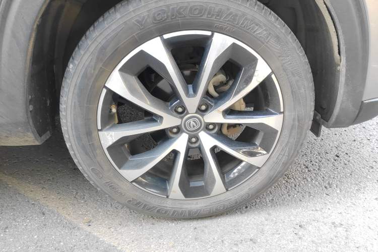 Used CHANGAN CS85 COUPE 2019 1.5T DCT Dynamic Version China VI Standard Right Front Wheel Hub