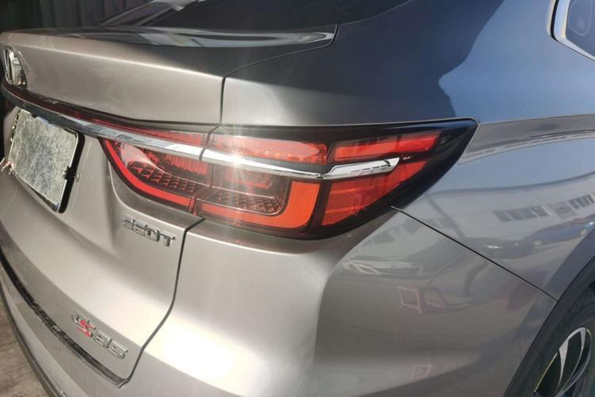 Used CHANGAN CS85 COUPE 2019 2.0T Automatic Smart Version China VI Standard Right Rear Taillight