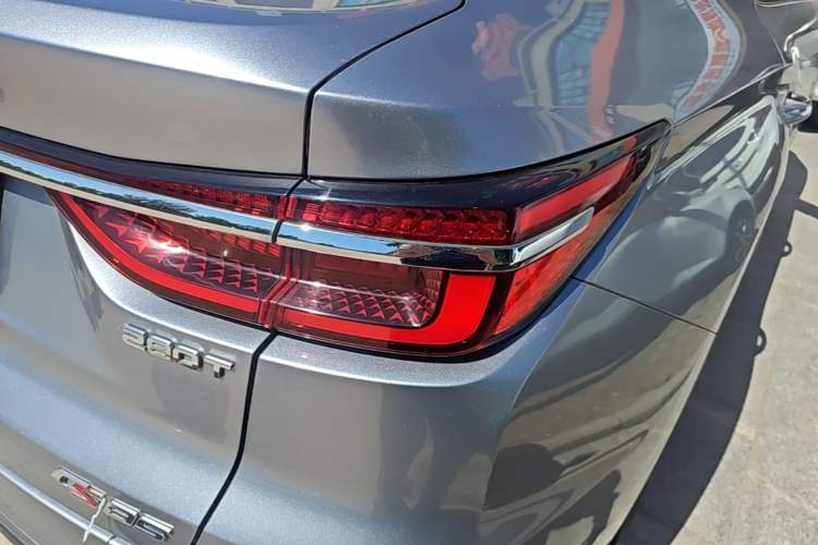 Used CHANGAN CS85 COUPE 2019 1.5T DCT Version China VI Standard Right Rear Taillight