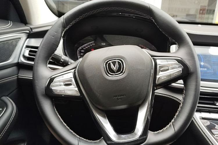 Used CHANGAN CS85 COUPE 2019 1.5T DCT Dynamic Version China VI Standard Steering Wheel