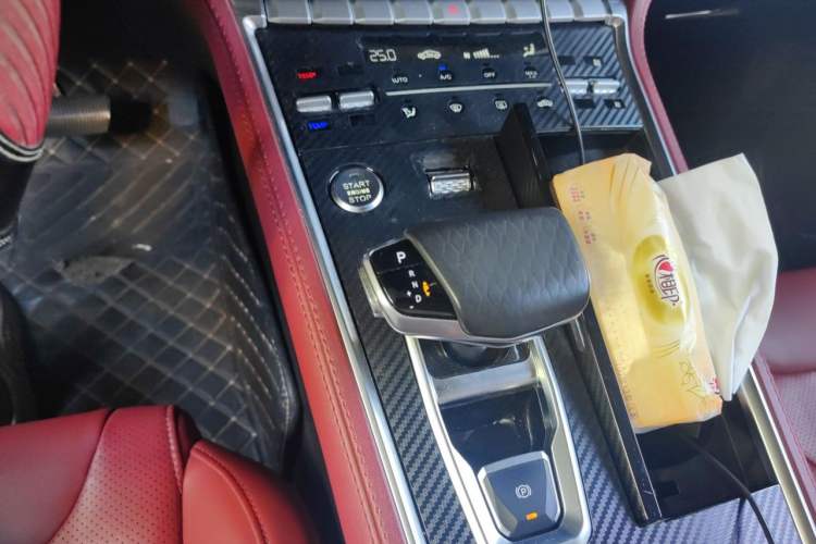 Used CHANGAN CS85 COUPE 2019 1.5T DCT Version China VI Standard Gear Lever