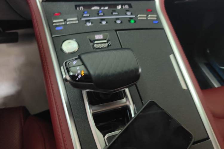 Used CHANGAN CS85 COUPE 2019 1.5T DCT Luxury Version China VI Standard Gear Lever
