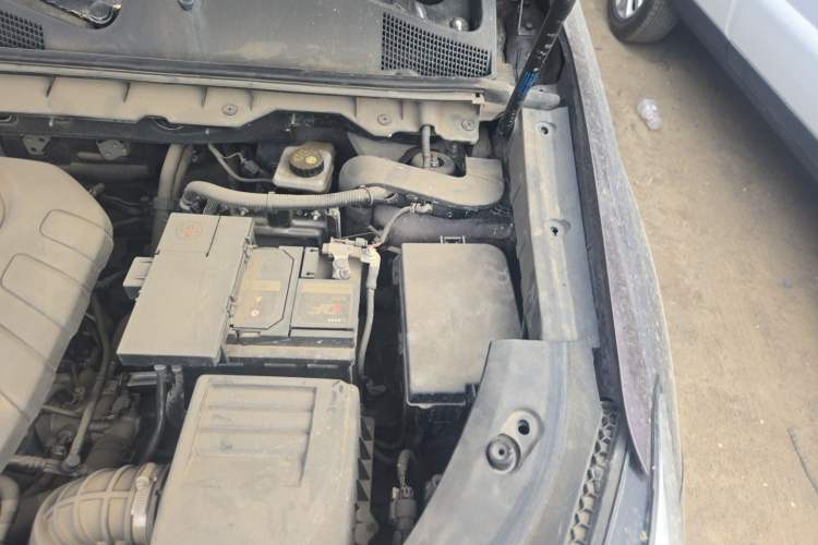 Used CHANGAN CS85 COUPE 2019 1.5T DCT Version China VI Standard Engine Bay Left