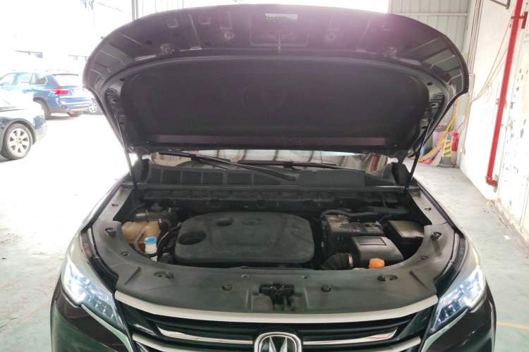 Used CHANGAN CS85 COUPE 2019 1.5T DCT Version China VI Standard Engine Bay