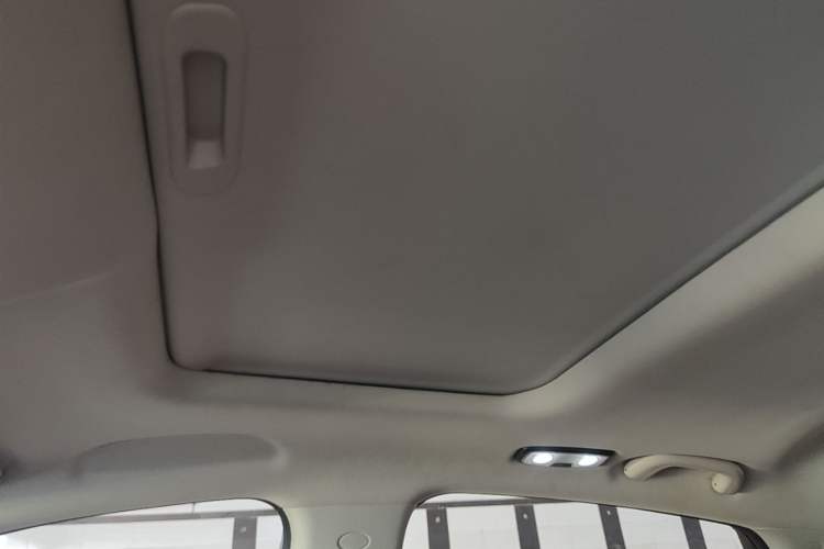 Used CHANGAN CS85 COUPE 2019 1.5T DCT Dynamic Version China VI Standard Headliner