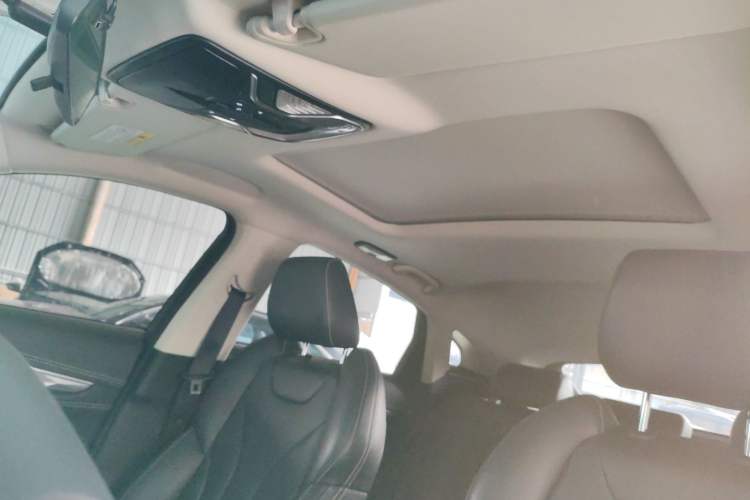 Used CHANGAN CS85 COUPE 2019 1.5T DCT Version China VI Standard Headliner