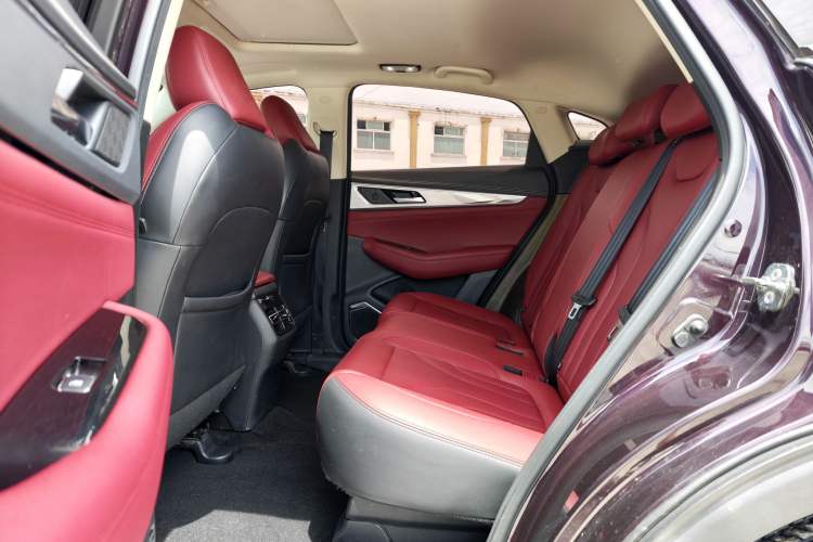 Used CHANGAN CS85 COUPE 2019 1.5T DCT Dynamic Version China VI Standard Interior 2