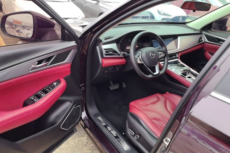 Used CHANGAN CS85 COUPE 2019 1.5T DCT Dynamic Version China VI Standard Interior 3
