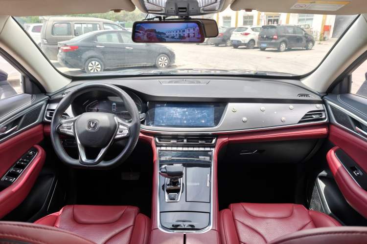 Used CHANGAN CS85 COUPE 2019 1.5T DCT Dynamic Version China VI Standard Interior 4