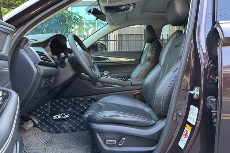 Used CHANGAN CS85 COUPE 2019 1.5T DCT Version China VI Standard Interior 4