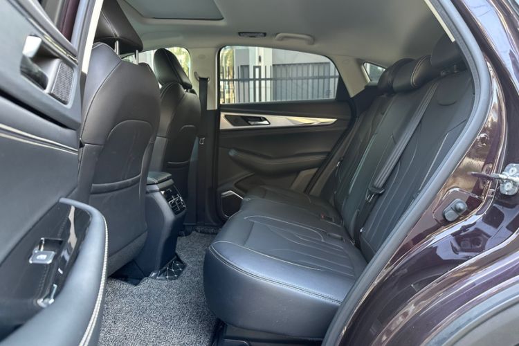 Used CHANGAN CS85 COUPE 2019 1.5T DCT Version China VI Standard Interior 5