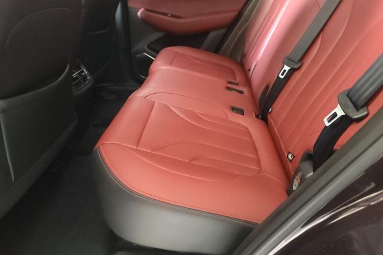 Used CHANGAN CS85 COUPE 2019 1.5T DCT Dynamic Version China VI Standard Left Rear Seat